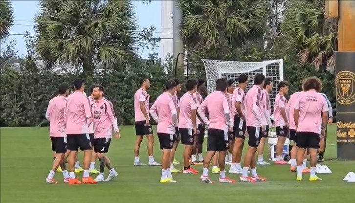 b体育-记者：梅西、苏亚雷斯和德保罗正常参与训练，阿连德等人仍缺席