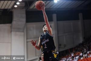 传承时刻！23岁小将杨舒予场均15+4+4+2断 荣膺总决赛MVP